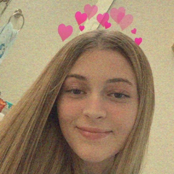 Meet your Posher, Gabby - Picture 1 of 1